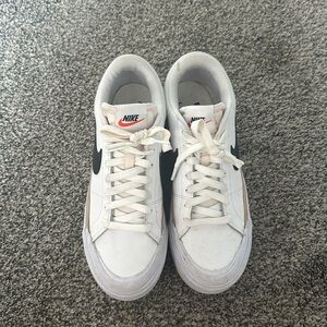 Nike Court Legacy Lift